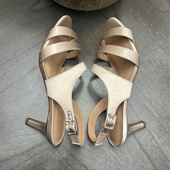 Naturalizer Taimi Heeled Sandal (Wide) - Picture 6 of 11